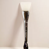 Skin Brush de Ella Park — herramienta facial para limpieza profunda y exfoliación suave, ideal para mejorar la textura de la piel.